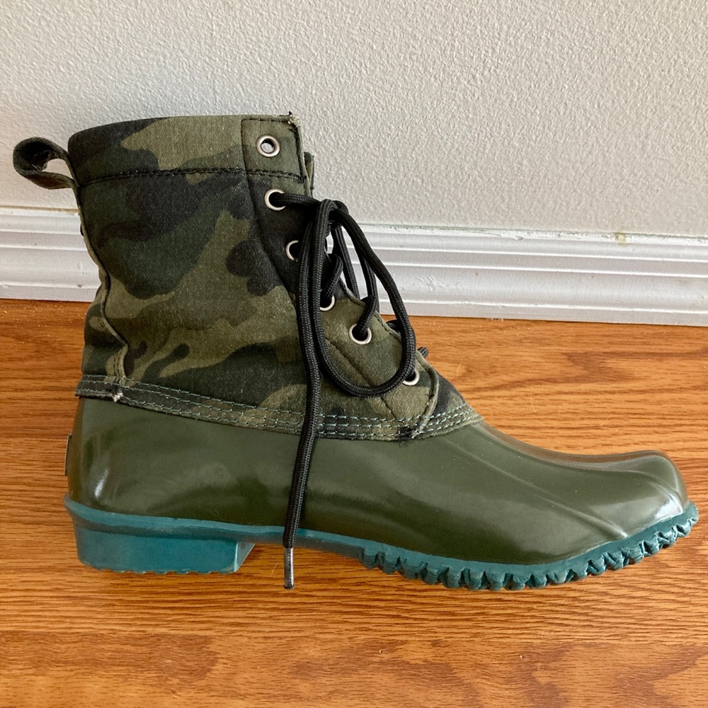 GH Bass Camo Waterproof Duck Boots Women’s Size 9
